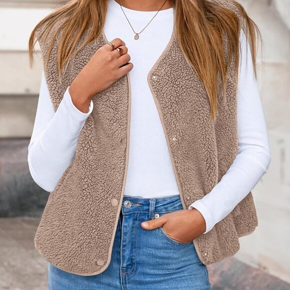Women's Fall Winter Fleece Vest 2025 Trendy Sleeveless Sherpa Jacket Button Down - Picture 4 of 8